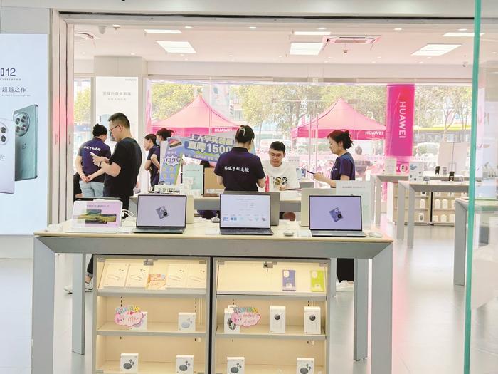 后高考經濟熱潮涌動 美發、學車、購物，電子產品消費成新寵